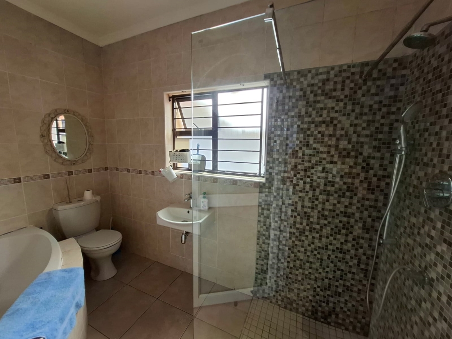 To Let 3 Bedroom Property for Rent in Ruyterwacht Western Cape